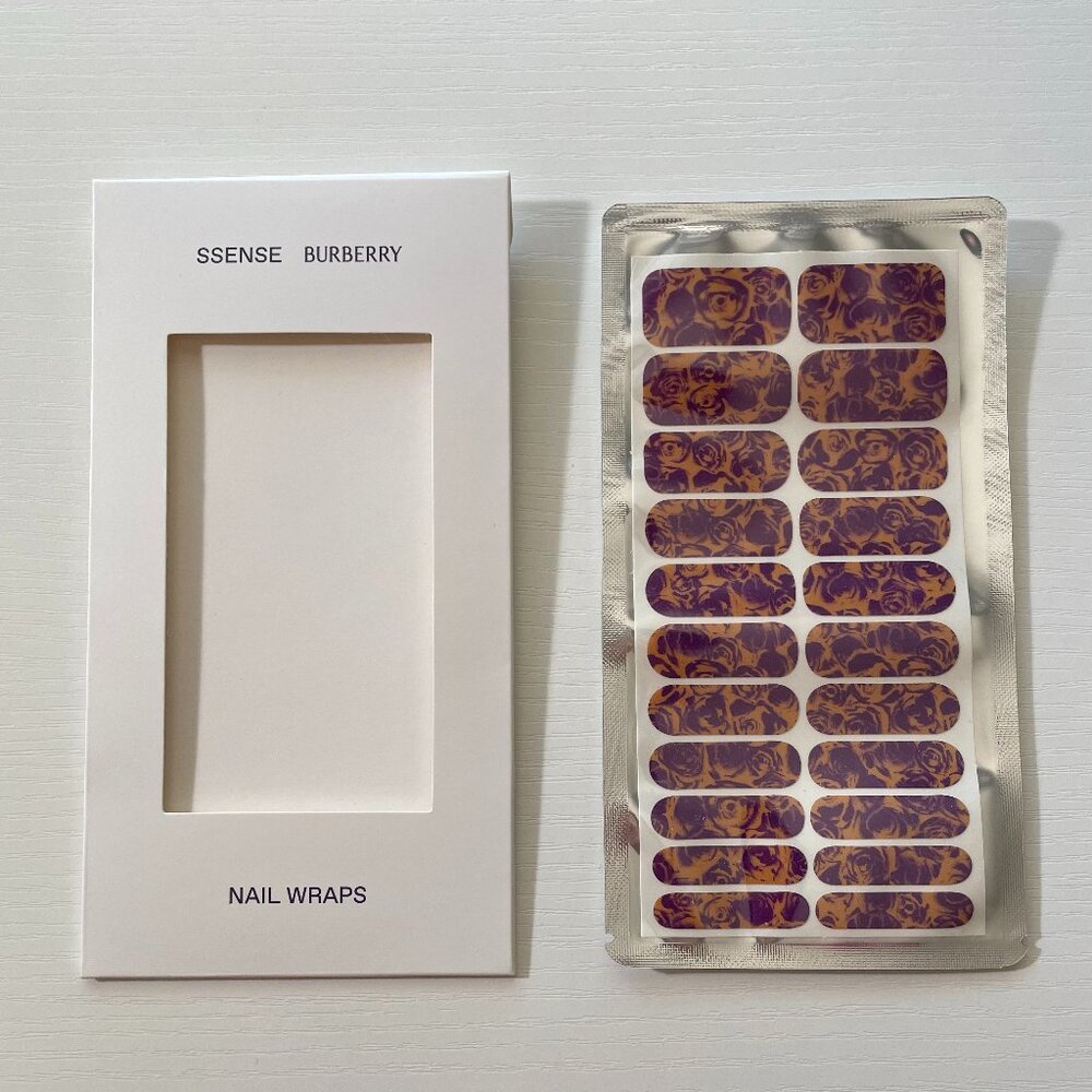 [FREE GIFT over $100] Burberry - Rose Nail Wraps